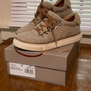 Crown Vintage “CV-Kalita” oatmeal/natural sneaker, size 9. Fall sneaker